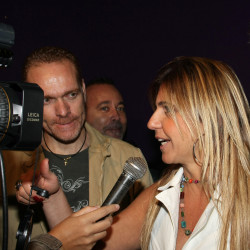 Entrevista para Globo no Camarim - Abrindo o show de Victor e Leo / 2011